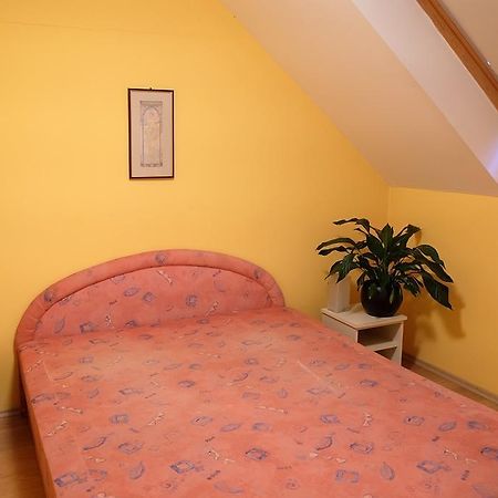 Var-Torony Apartman Гюла Екстериор снимка