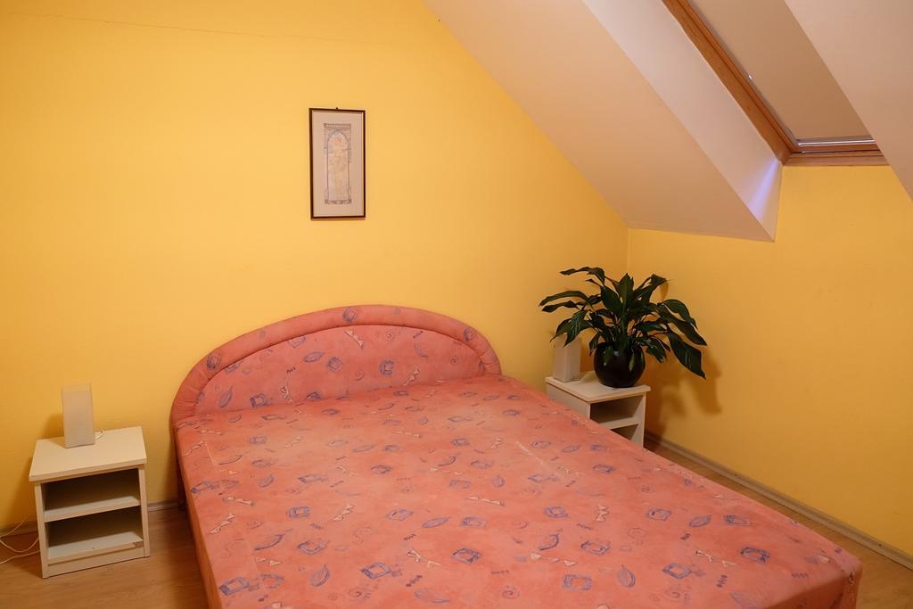 Var-Torony Apartman Гюла Екстериор снимка